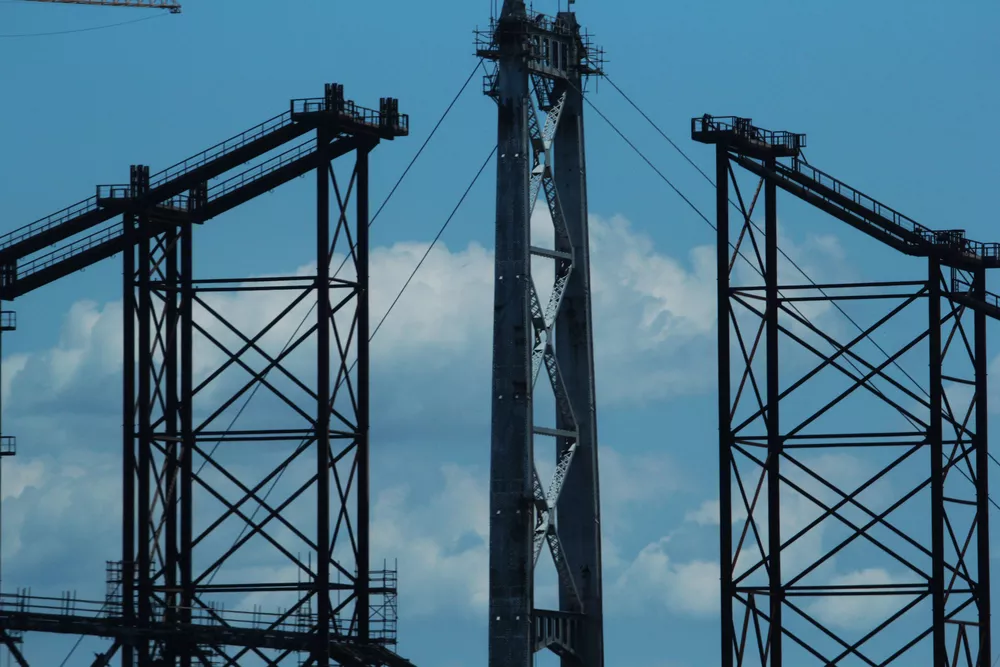 A história do maior monumento atual construído com barras de olhal: Ponte Hercílio Luz, preservando a história e sendo ponte com o futuro.